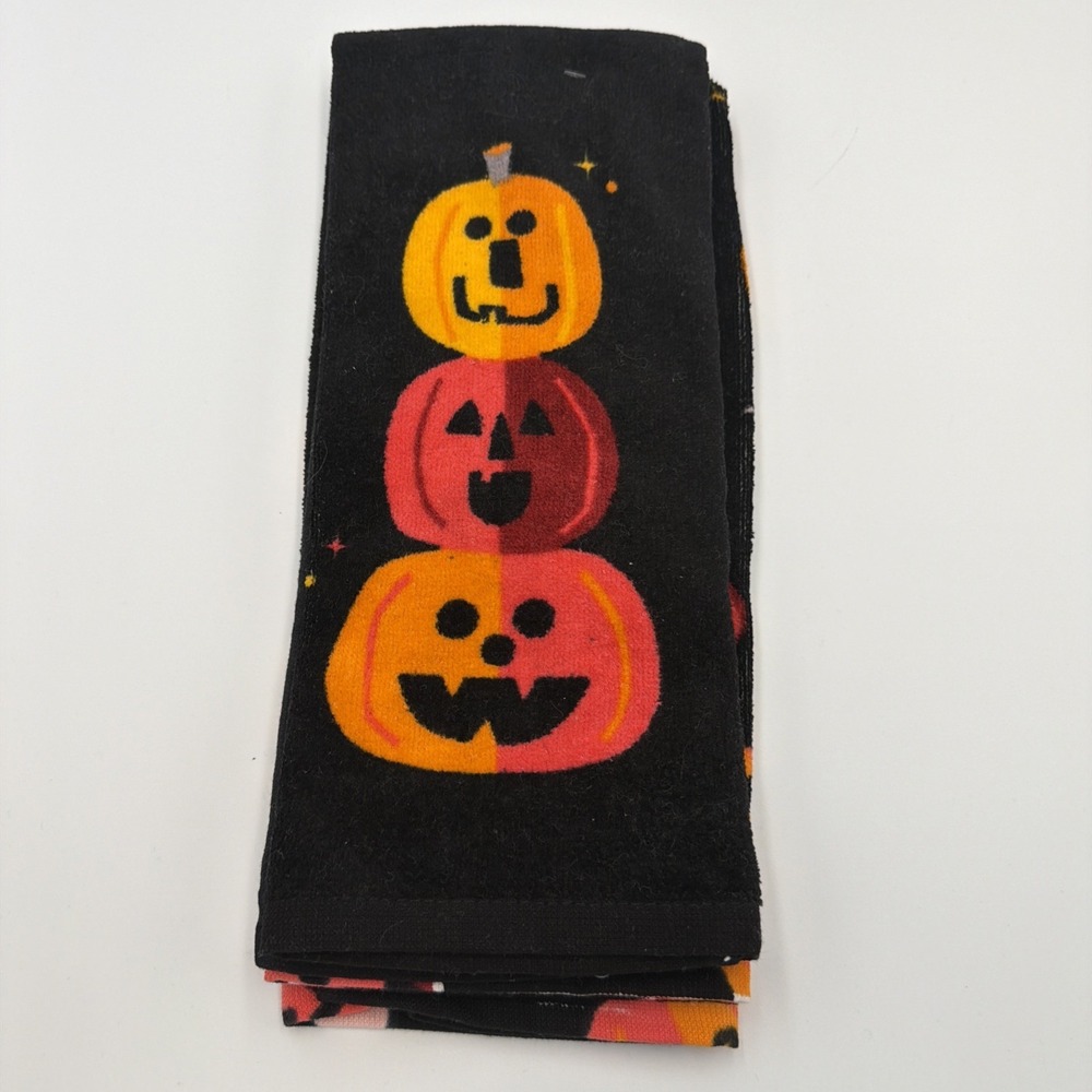 Set 2 Black with 3 Stacked Orange Red Pumpkins Hand Towels Halloween Hyde & Eek